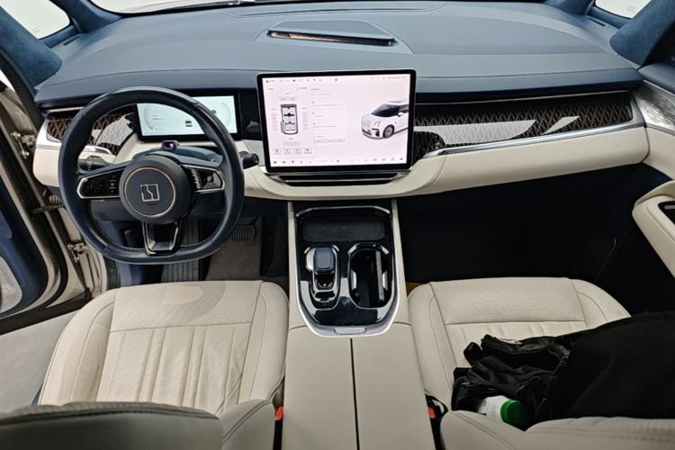Used Zeekr 009 2022 WE Edition Center Console