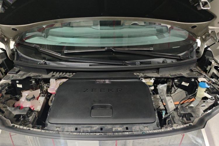Used Zeekr 009 2022 WE Edition Engine Bay