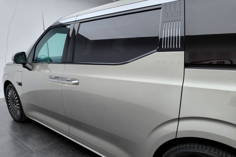 Used Zeekr 009 2022 WE Edition Exterior 3
