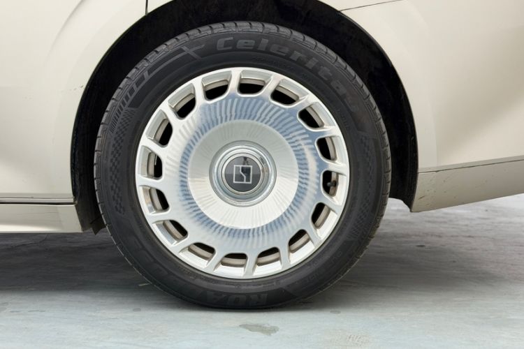 Used Zeekr 009 2022 WE Edition Exterior 5