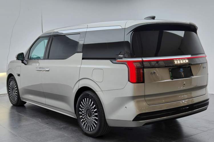 Used Zeekr 009 2022 WE Edition Exterior 6