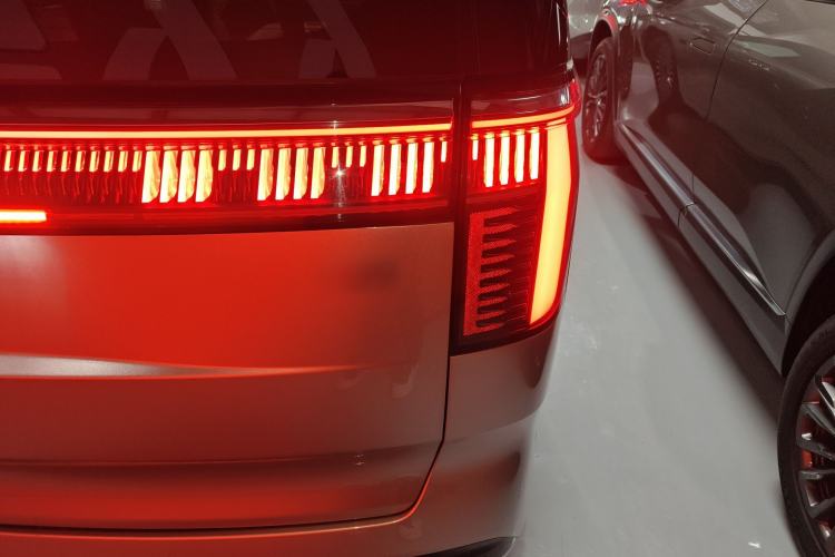 Used Zeekr 009 2022 WE Edition Exterior 6