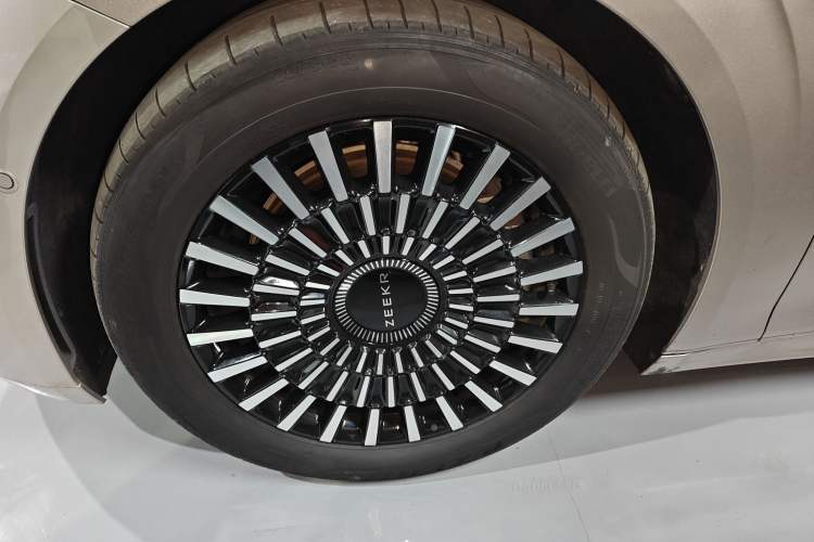 Used Zeekr 009 2022 WE Edition Exterior 7