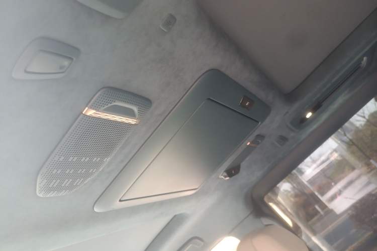 Used Zeekr 009 2022 WE Edition Headliner