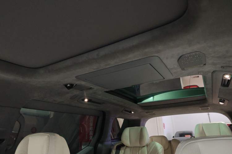 Used Zeekr 009 2022 WE Edition Headliner