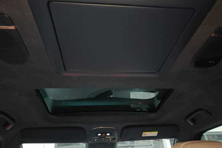Used Zeekr 009 2022 WE Edition Headliner