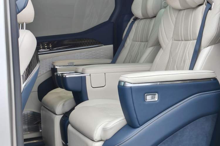 Used Zeekr 009 2022 WE Edition Interior 2