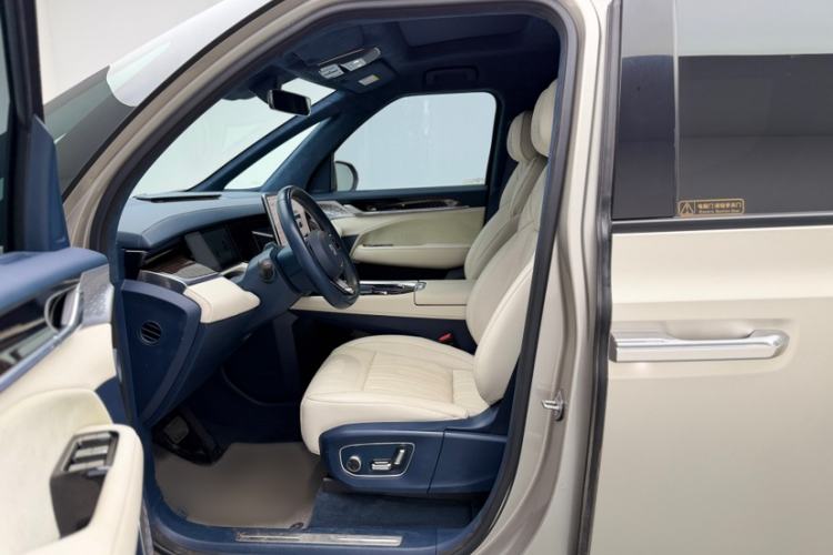 Used Zeekr 009 2022 WE Edition Interior 3
