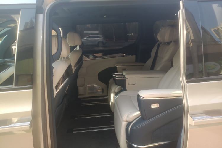 Used Zeekr 009 2022 WE Edition Interior 4