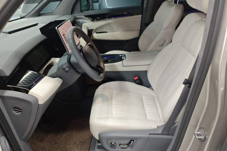 Used Zeekr 009 2022 Revised Model ME Edition Left Front Seat