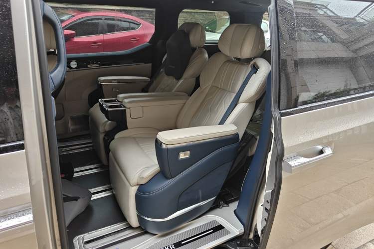 Used Zeekr 009 2022 WE Edition Left Rear Seat