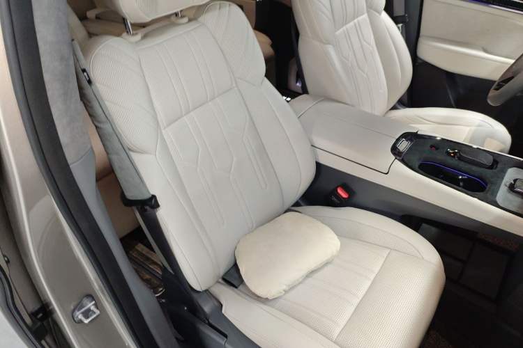 Used Zeekr 009 2022 Revised Model ME Edition Right Front Seat