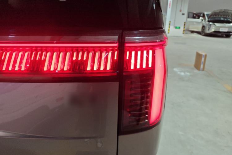Used Zeekr 009 2022 WE Edition Right Rear Taillight