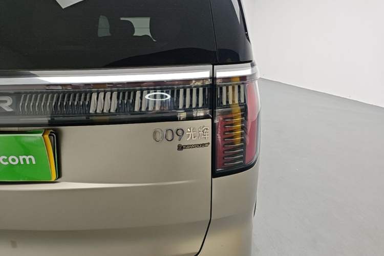 Used Zeekr 009 2022 WE Edition Right Rear Taillight