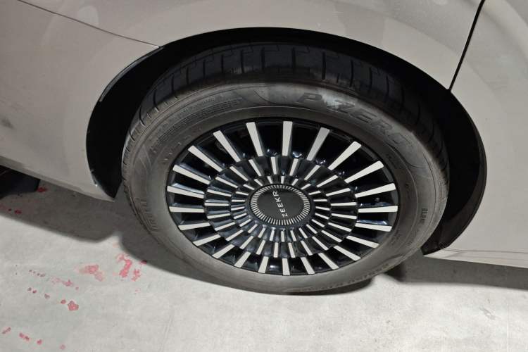 Used Zeekr 009 2022 WE Edition Right Rear Wheel Hub