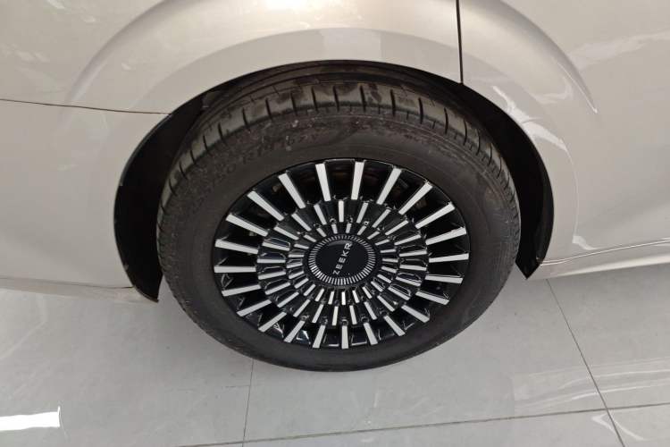 Used Zeekr 009 2022 Revised Model ME Edition Right Rear Wheel Hub