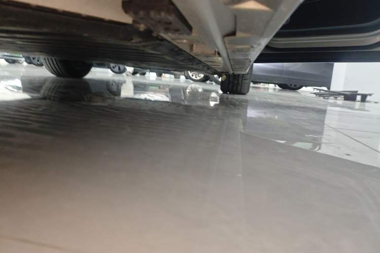 Used Zeekr 009 2022 Revised Model ME Edition Right Side Sill