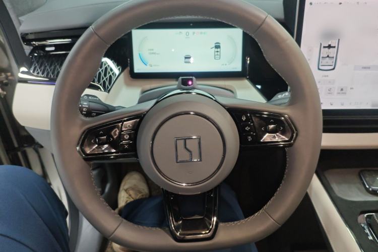 Used Zeekr 009 2022 Revised Model ME Edition Steering Wheel