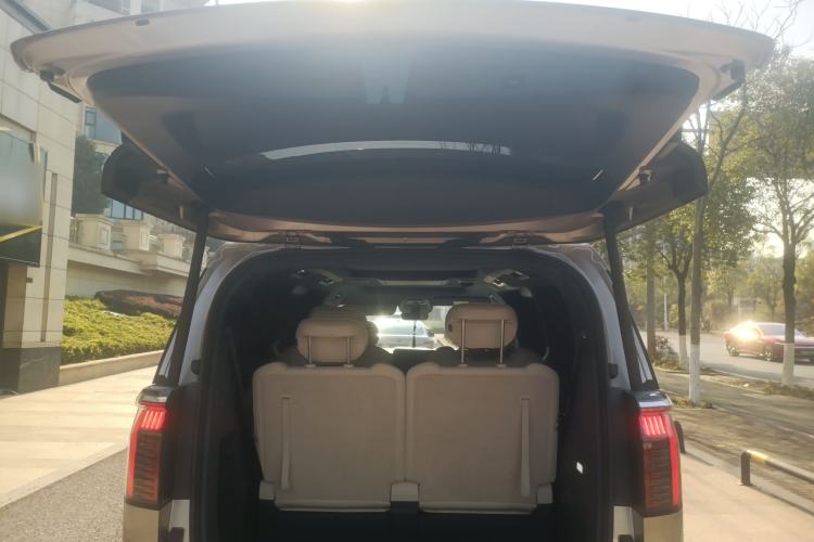 Used Zeekr 009 2022 WE Edition Trunk