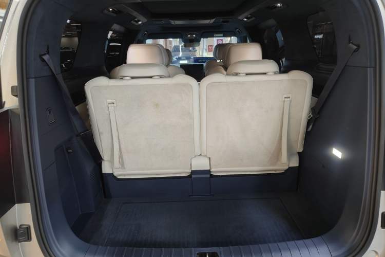 Used Zeekr 009 2022 WE Edition Trunk