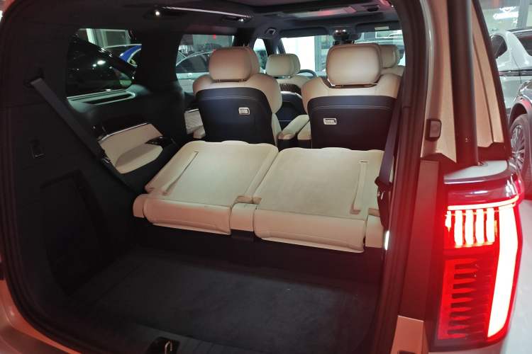 Used Zeekr 009 2022 WE Edition Trunk
