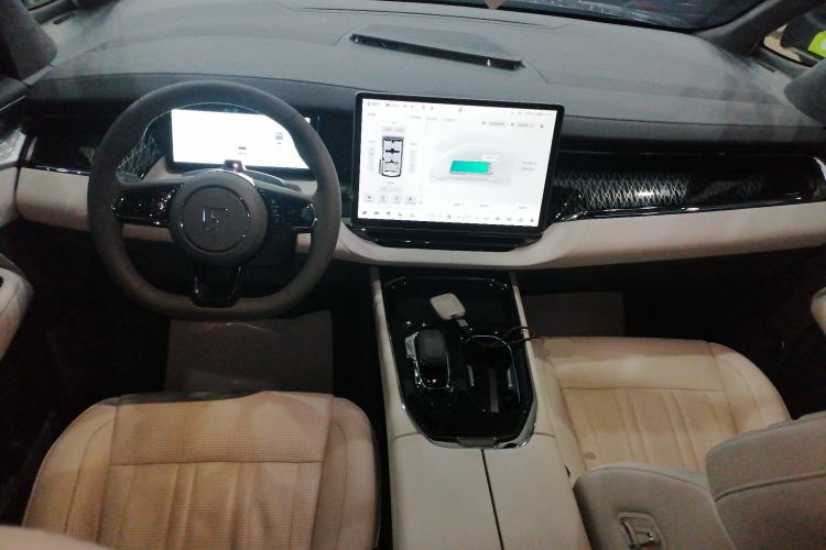 Used Zeekr 009 2022 WE Edition Center Console