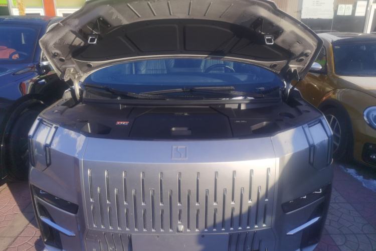 Used Zeekr 009 2022 WE Edition Engine Bay