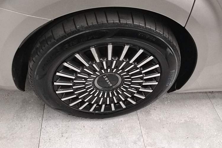 Used Zeekr 009 2022 WE Edition Exterior 5