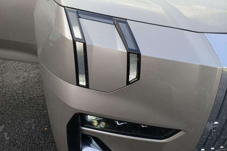 Used Zeekr 009 2022 WE Edition Exterior 6