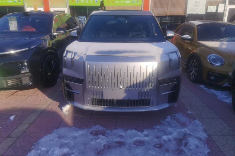 Used Zeekr 009 2022 WE Edition Front