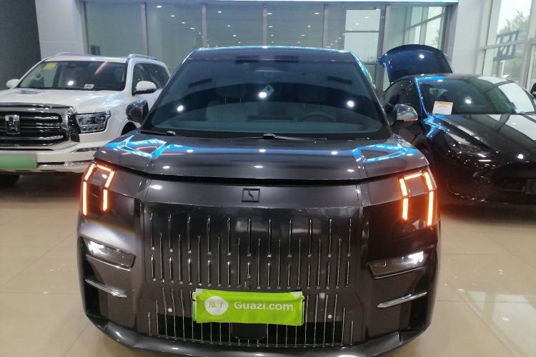 Used Zeekr 009 2022 WE Edition Front