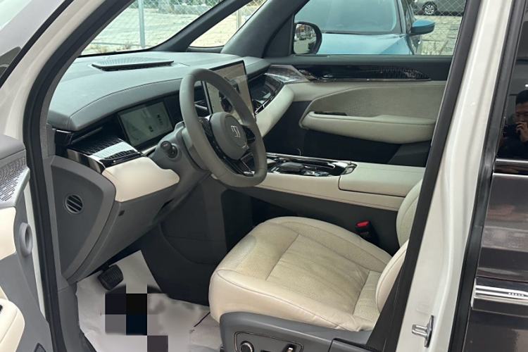 Used Zeekr 009 2022 WE Edition Interior 1