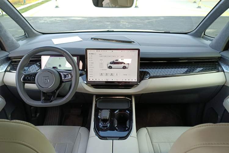 Used Zeekr 009 2022 WE Edition Interior 2