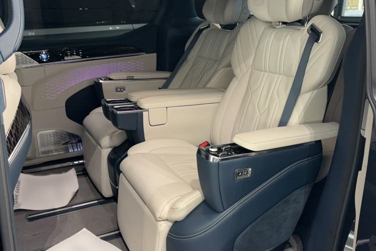 Used Zeekr 009 2022 WE Edition Interior 2