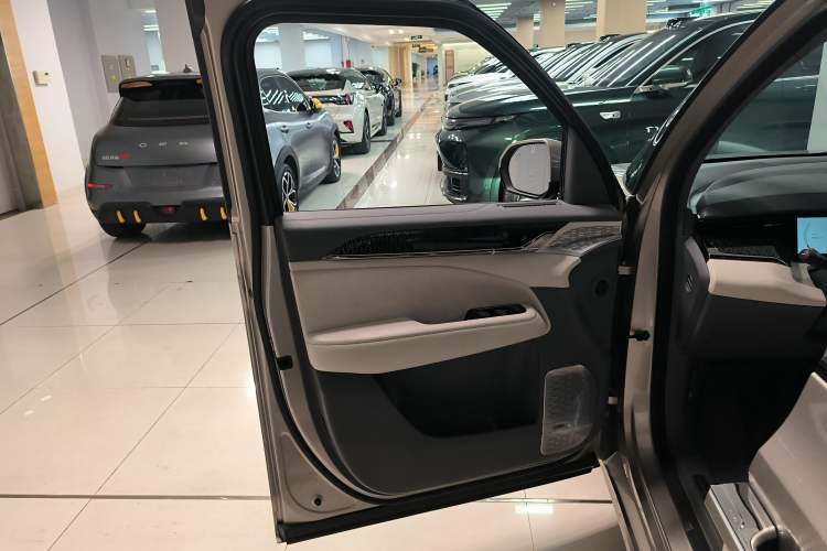 Used Zeekr 009 2022 ME Edition Interior 4