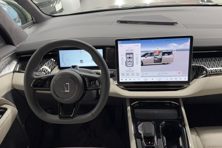 Used Zeekr 009 2022 ME Edition Interior 8