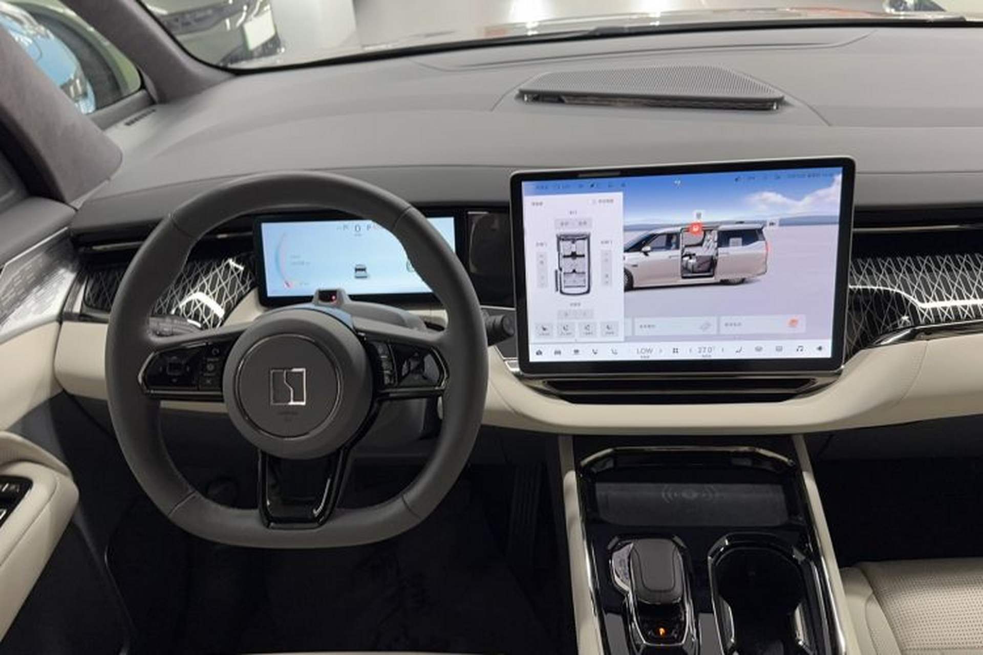 Used Zeekr 009 2022 ME Edition Interior 8