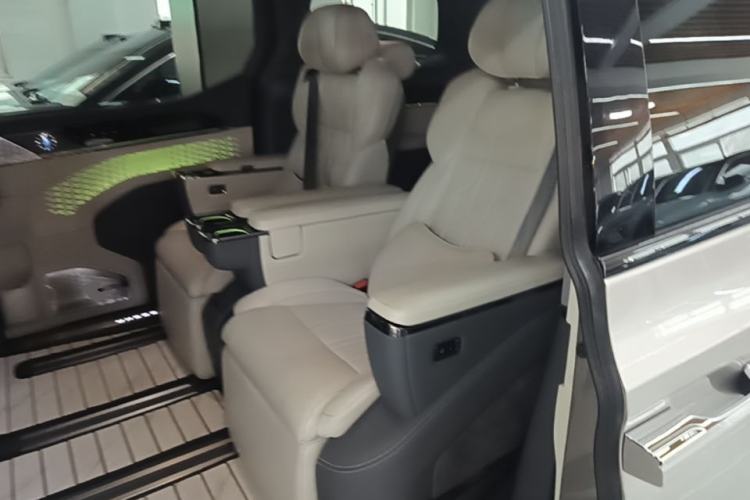 Used Zeekr 009 2022 WE Edition Left Rear Seat