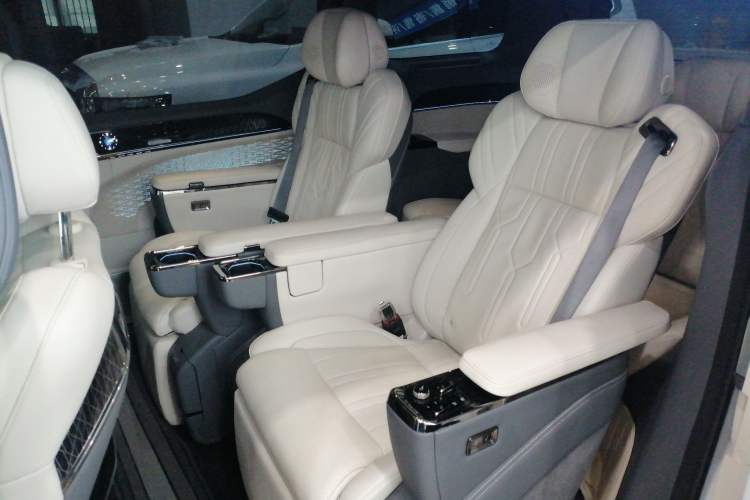 Used Zeekr 009 2022 WE Edition Left Rear Seat