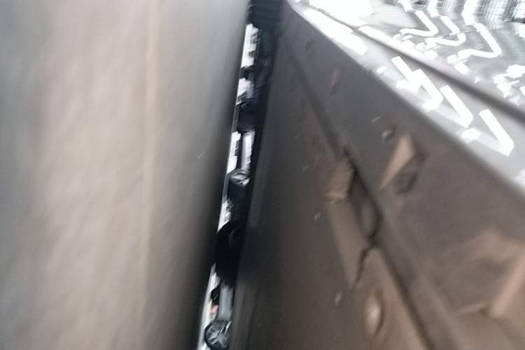 Used Zeekr 009 2022 WE Edition Left Side Sill