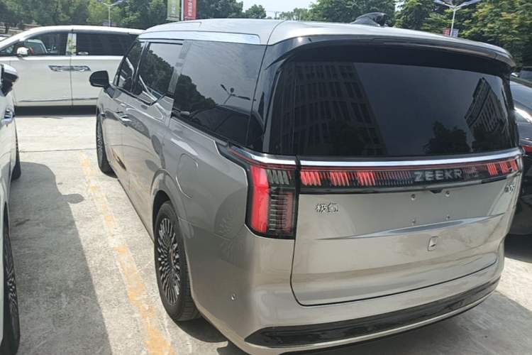 Used Zeekr 009 2022 WE Edition Rear Left 45 Deg