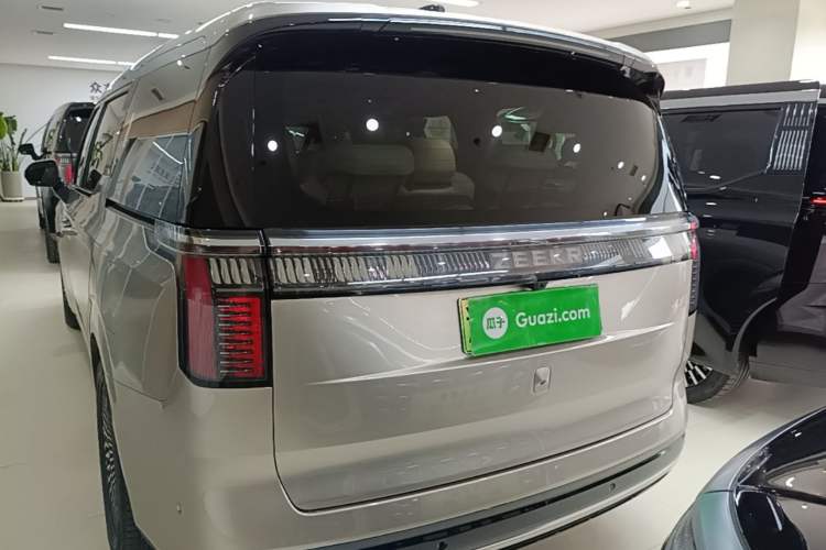Used Zeekr 009 2022 ME Edition Rear