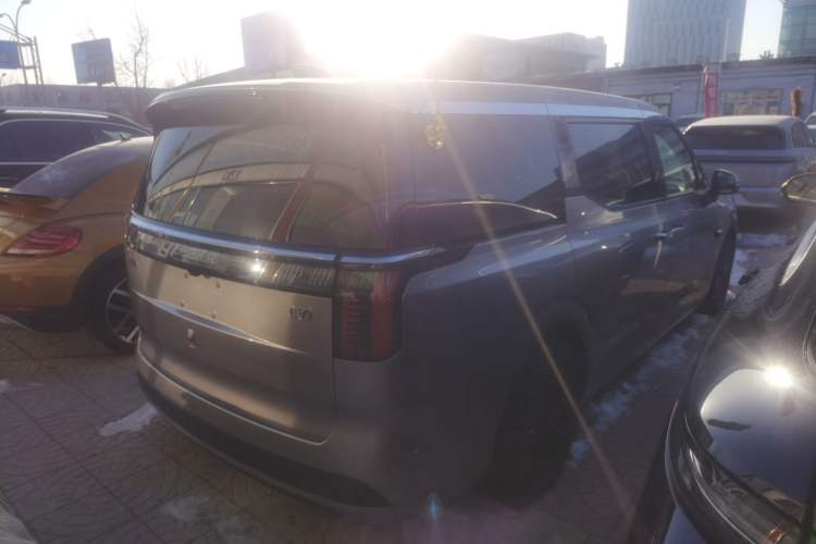 Used Zeekr 009 2022 WE Edition Rear Right 45 Deg