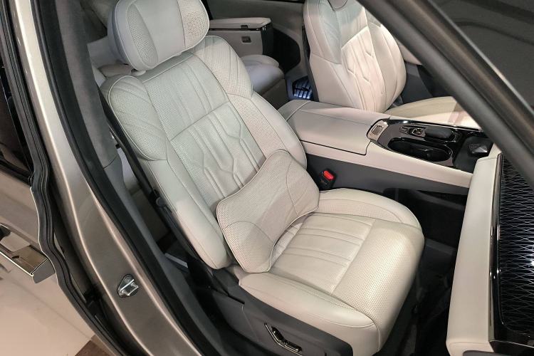 Used Zeekr 009 2022 ME Edition Right Front Seat