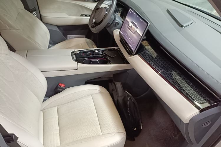 Used Zeekr 009 2022 ME Edition Right Front Seat