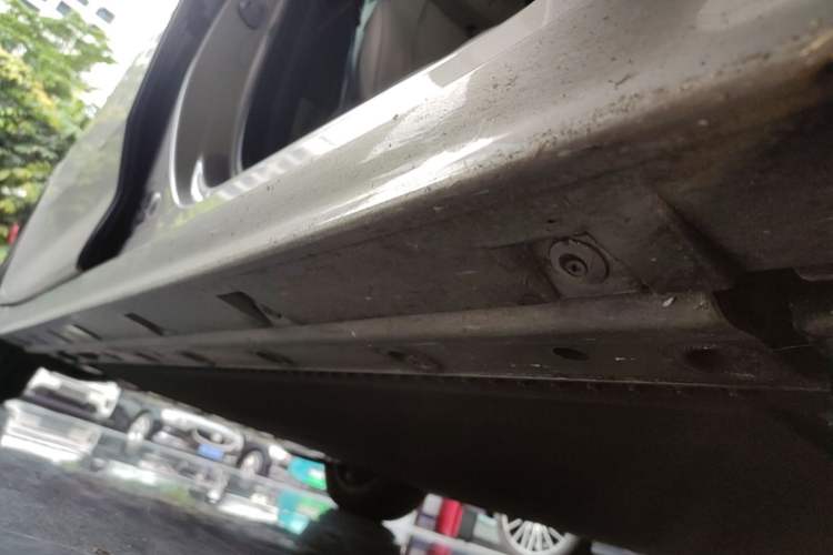 Used Zeekr 009 2022 ME Edition Right Side Sill
