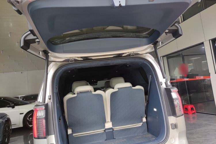 Used Zeekr 009 2022 ME Edition Trunk