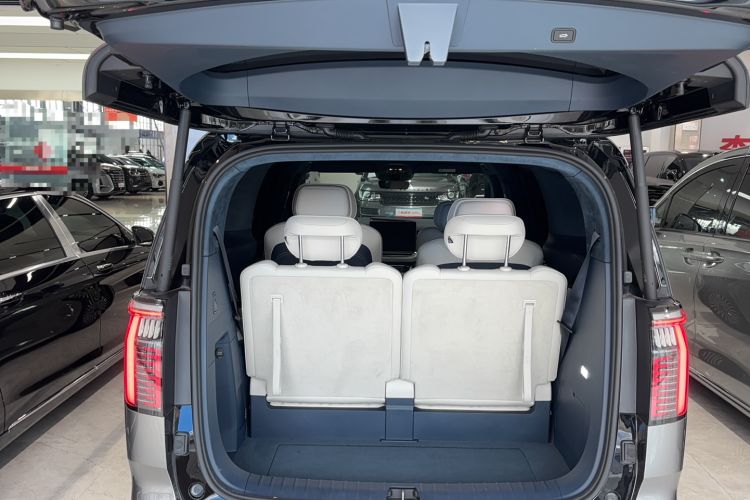 Used Zeekr 009 2022 WE Edition Trunk