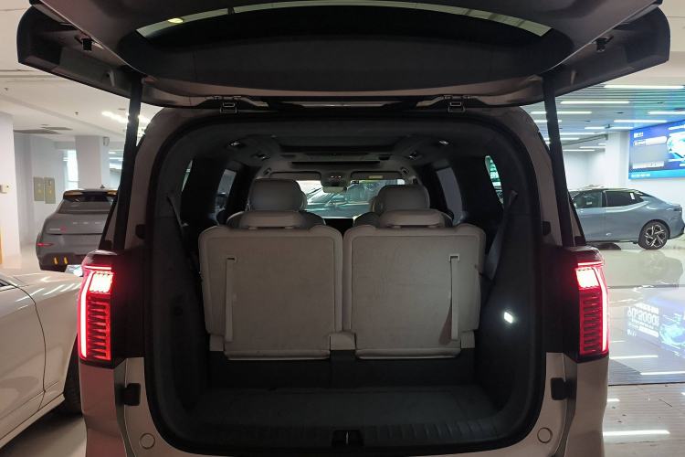 Used Zeekr 009 2022 ME Edition Trunk