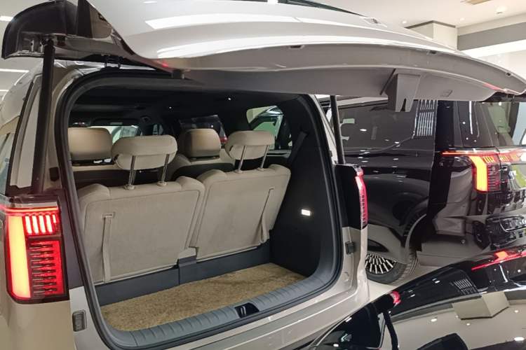 Used Zeekr 009 2022 ME Edition Trunk